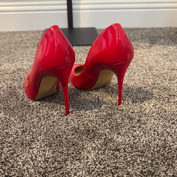 Steve Madden Daisie Vibrant Red Heels - Picture 3 of 5